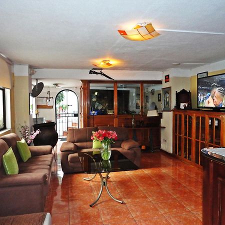 Hotel Rincon Escandinavo กีโต ภายนอก รูปภาพ