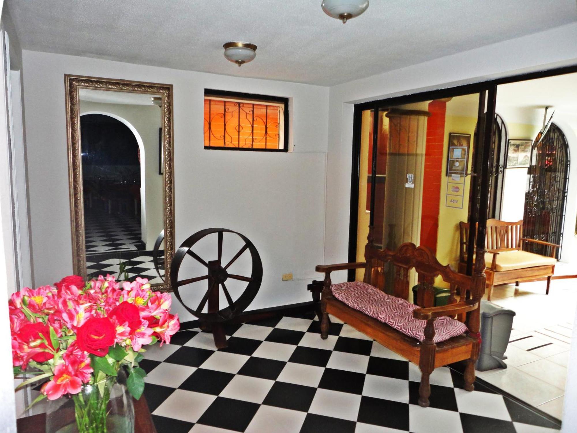 Hotel Rincon Escandinavo กีโต ภายนอก รูปภาพ