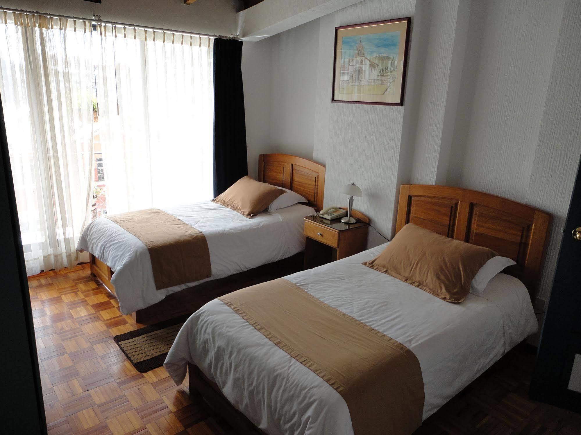 Hotel Rincon Escandinavo กีโต ภายนอก รูปภาพ